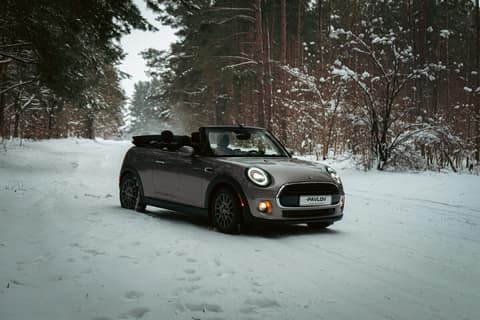 Mini Cooper cabrio 2018 (с898тн39), фото 1