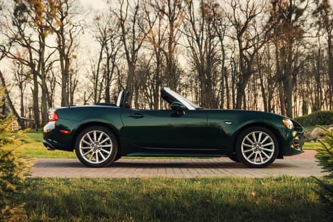 Fiat 124 Spider cabrio 2017 (с283тн39), фото 3