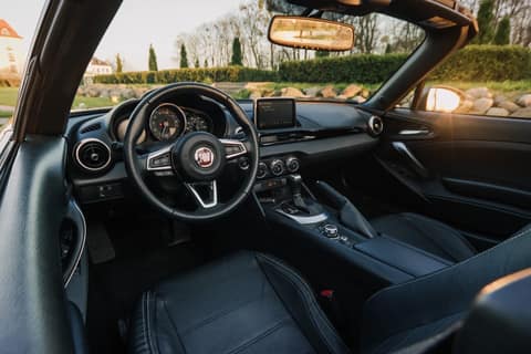 Fiat 124 Spider cabrio 2017 (с283тн39), фото 9