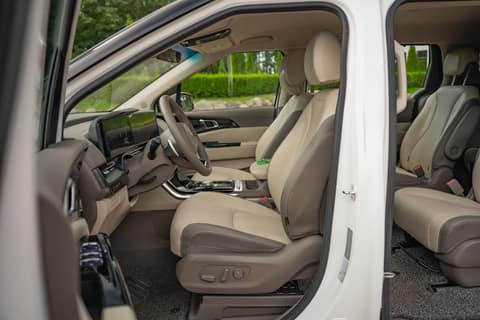 Kia Carnival 2020 (т184мо39), фото 6